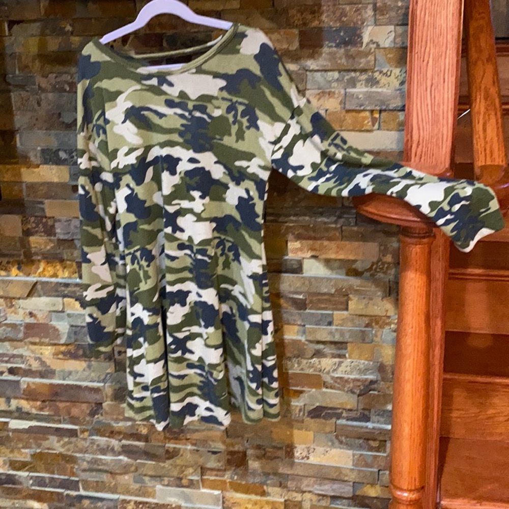Girls size L Camo print dress